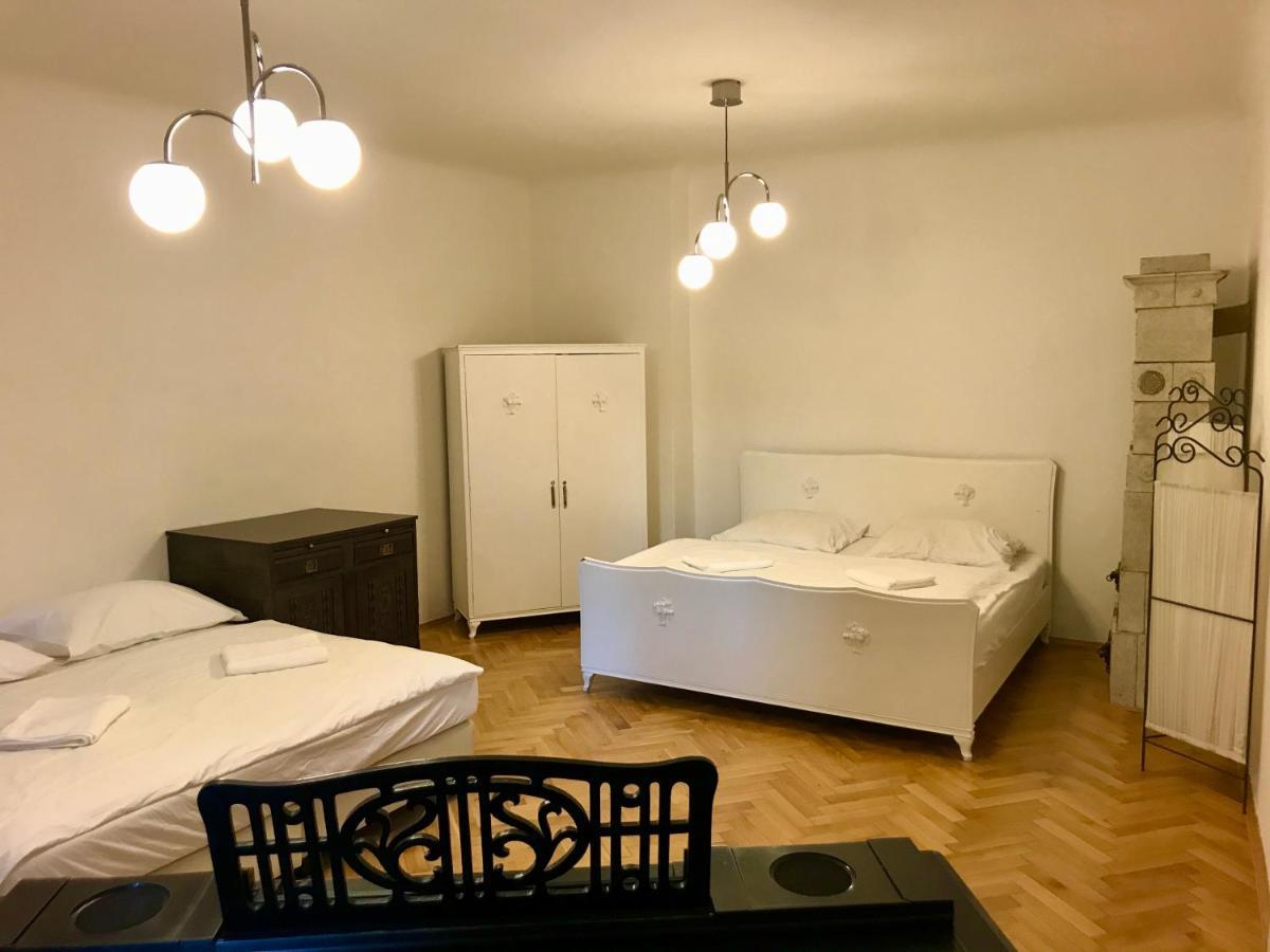 Kristian'S Old Town Sq. Apartments Praga Esterno foto